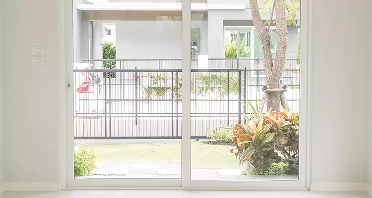 Balcony Screen Door Repair in Northdale, FL