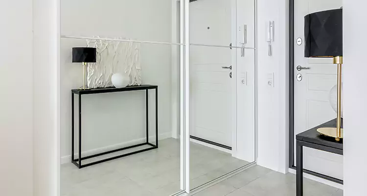 Mirrored Bifold Closet Doors Repair in Northdale, FL