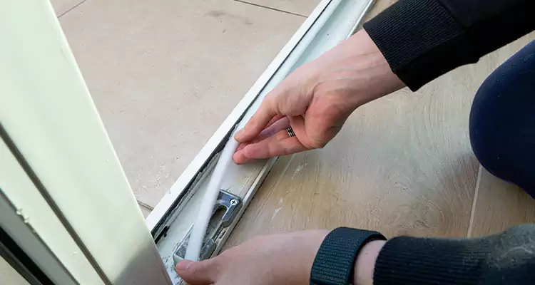 Garage Door Off Track Repair in Northdale, FL