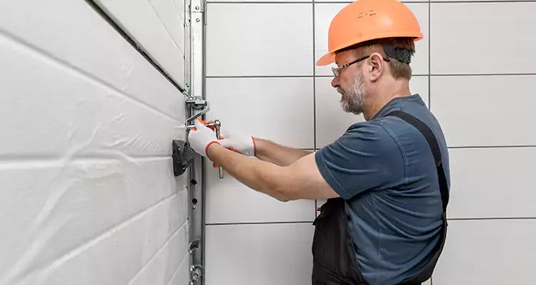 Emergency Garage Door Repair in Northdale, FL