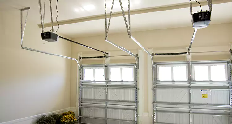 Residential Emergency Garage Door Repair in Northdale, FL