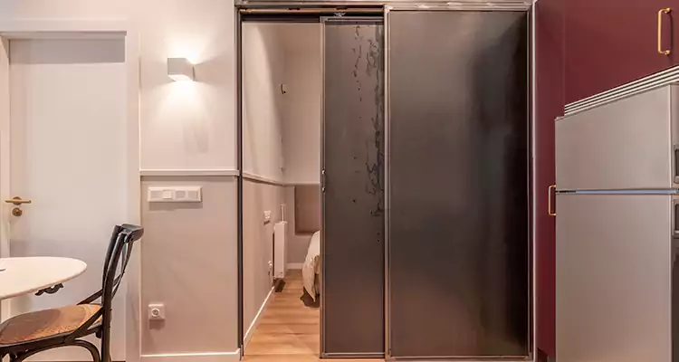 We Fix Closet Sliding Door in Northdale, FL