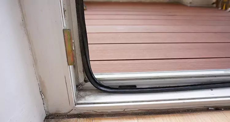 Why Choose Us for Leaking Sliding Glass Door Repair in Northdale, FL?