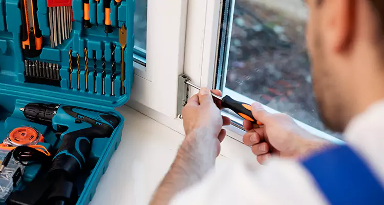 Mirrored Sliding Doors Replacement Expert in Northdale, FL