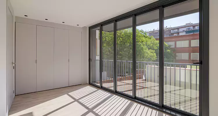 Fix Sliding Screen Door Track in Northdale, FL